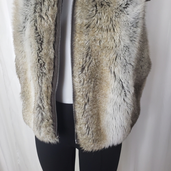 Weatherproof Garment Compant faux fur reversible vest size medium gray brown - Picture 3 of 10